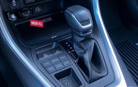 Toyota RAV4, 2025 год, 3 999 000 рублей, 17 фотография