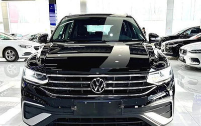 Volkswagen Tiguan II, 2023 год, 2 100 000 рублей, 1 фотография