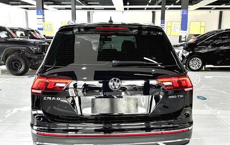 Volkswagen Tiguan II, 2023 год, 2 100 000 рублей, 6 фотография