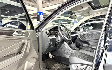 Volkswagen Tiguan II, 2023 год, 2 100 000 рублей, 9 фотография