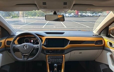 Volkswagen T-Cross I, 2023 год, 1 290 333 рублей, 9 фотография