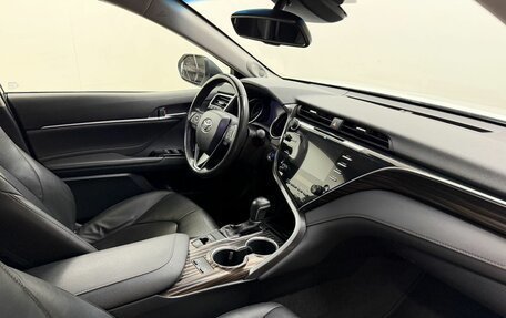 Toyota Camry, 2020 год, 3 020 000 рублей, 12 фотография