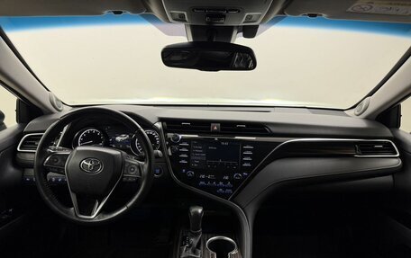 Toyota Camry, 2020 год, 3 020 000 рублей, 17 фотография