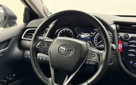 Toyota Camry, 2020 год, 3 020 000 рублей, 18 фотография