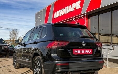 Volkswagen Tiguan II, 2018 год, 1 999 000 рублей, 6 фотография