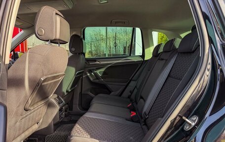 Volkswagen Tiguan II, 2018 год, 1 999 000 рублей, 10 фотография