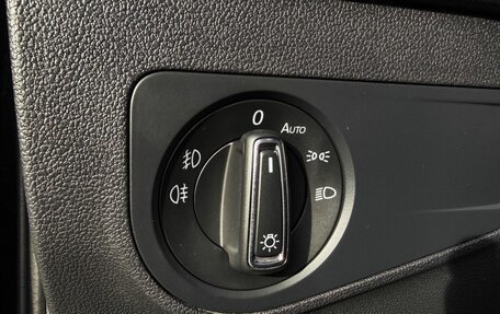 Volkswagen Tiguan II, 2018 год, 1 999 000 рублей, 27 фотография