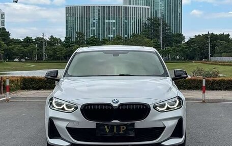 BMW 1 серия, 2023 год, 1 730 000 рублей, 2 фотография