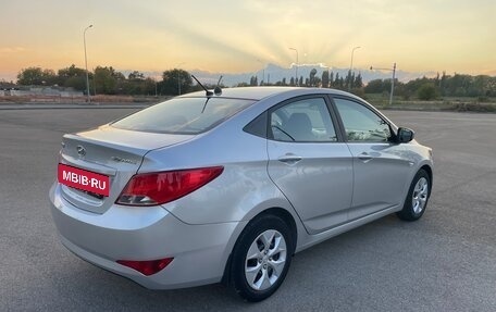 Hyundai Solaris II рестайлинг, 2016 год, 870 000 рублей, 3 фотография