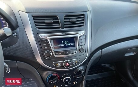 Hyundai Solaris II рестайлинг, 2016 год, 870 000 рублей, 23 фотография