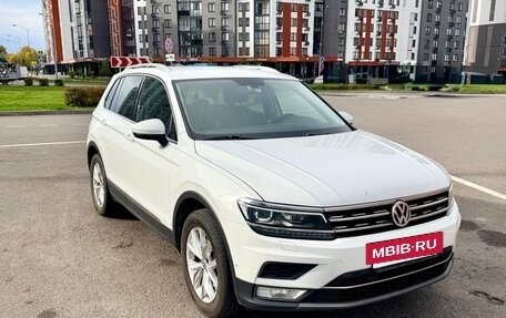 Volkswagen Tiguan II, 2017 год, 2 180 000 рублей, 3 фотография