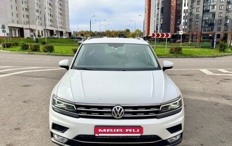 Volkswagen Tiguan II, 2017 год, 2 180 000 рублей, 2 фотография