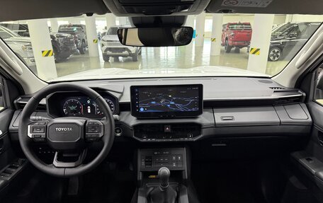Toyota Hilux, 2025 год, 7 100 000 рублей, 13 фотография