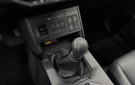 Toyota Hilux, 2025 год, 7 100 000 рублей, 12 фотография