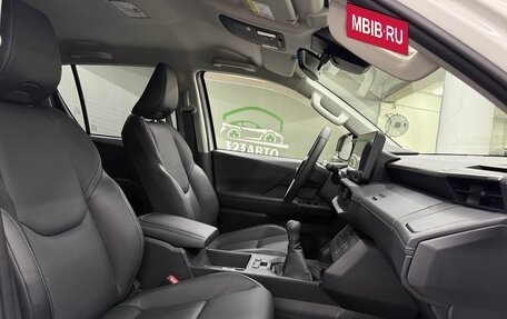Toyota Hilux, 2025 год, 7 100 000 рублей, 17 фотография