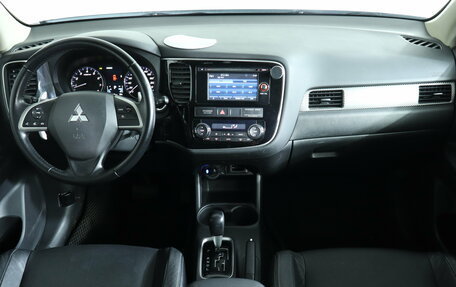 Mitsubishi Outlander III рестайлинг 3, 2013 год, 1 149 000 рублей, 23 фотография