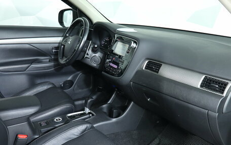 Mitsubishi Outlander III рестайлинг 3, 2013 год, 1 149 000 рублей, 25 фотография