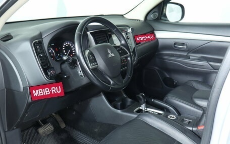 Mitsubishi Outlander III рестайлинг 3, 2013 год, 1 149 000 рублей, 24 фотография