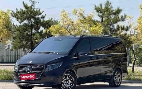 Mercedes-Benz V-Класс, 2025 год, 7 299 444 рублей, 2 фотография