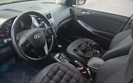 Hyundai Solaris II рестайлинг, 2016 год, 700 000 рублей, 2 фотография