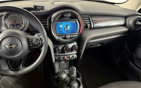 MINI Hatch, 2019 год, 1 749 000 рублей, 22 фотография
