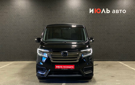 Honda Stepwgn IV, 2019 год, 2 370 000 рублей, 2 фотография