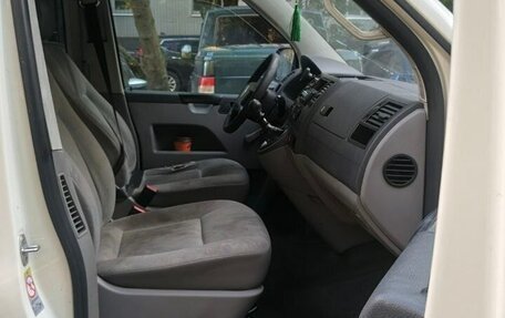 Volkswagen Transporter T5 рестайлинг, 2006 год, 840 000 рублей, 6 фотография