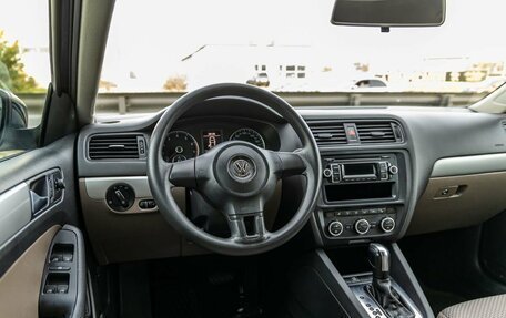 Volkswagen Jetta VI, 2013 год, 1 098 000 рублей, 14 фотография
