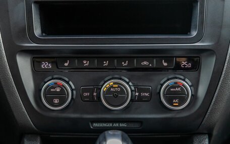 Volkswagen Jetta VI, 2013 год, 1 098 000 рублей, 20 фотография