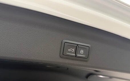 Audi Q3, 2023 год, 2 290 000 рублей, 17 фотография