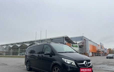 Mercedes-Benz V-Класс, 2022 год, 9 800 000 рублей, 3 фотография