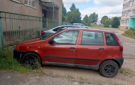 Fiat Punto III Punto Evo рестайлинг, 1998 год, 100 000 рублей, 3 фотография