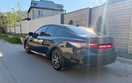 Toyota Camry, 2022 год, 3 200 000 рублей, 3 фотография