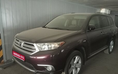 Toyota Highlander III, 2011 год, 3 000 000 рублей, 1 фотография