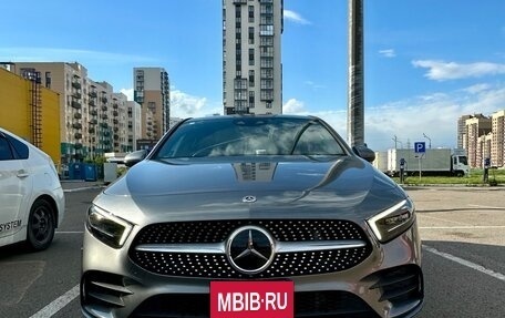 Mercedes-Benz A-Класс, 2018 год, 1 910 000 рублей, 2 фотография