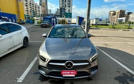 Mercedes-Benz A-Класс, 2018 год, 1 910 000 рублей, 3 фотография