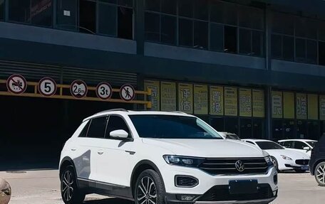 Volkswagen T-Roc I, 2022 год, 1 337 777 рублей, 3 фотография