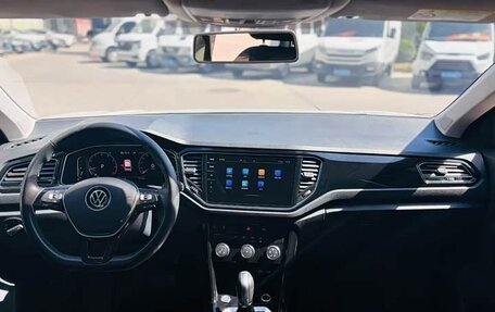 Volkswagen T-Roc I, 2022 год, 1 337 777 рублей, 5 фотография
