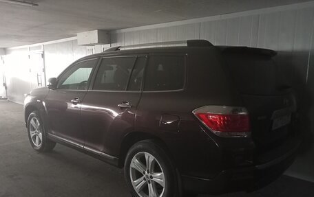 Toyota Highlander III, 2011 год, 3 000 000 рублей, 5 фотография