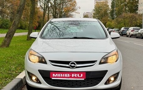 Opel Astra J, 2013 год, 740 000 рублей, 2 фотография