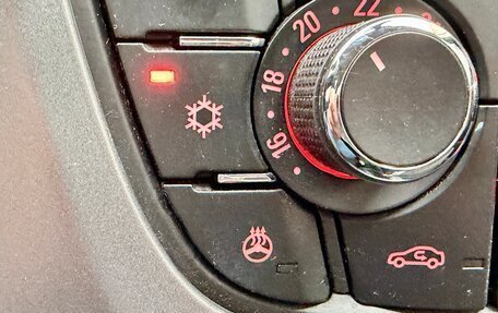 Opel Astra J, 2013 год, 740 000 рублей, 24 фотография
