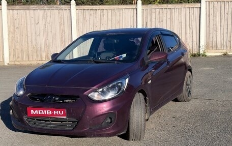 Hyundai Solaris II рестайлинг, 2012 год, 730 000 рублей, 1 фотография