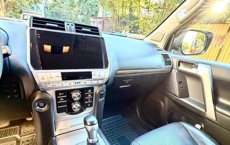 Toyota Land Cruiser Prado 150 рестайлинг 2, 2018 год, 5 200 000 рублей, 3 фотография