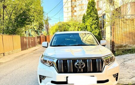 Toyota Land Cruiser Prado 150 рестайлинг 2, 2018 год, 5 200 000 рублей, 12 фотография
