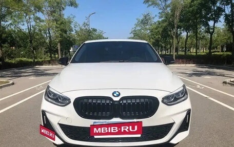 BMW 1 серия, 2023 год, 1 810 000 рублей, 2 фотография