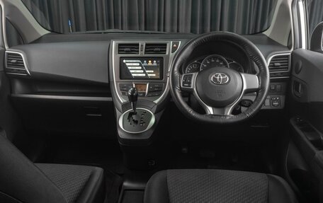 Toyota Ractis II, 2012 год, 989 000 рублей, 6 фотография