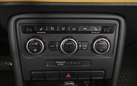 Volkswagen Beetle, 2013 год, 1 372 000 рублей, 12 фотография