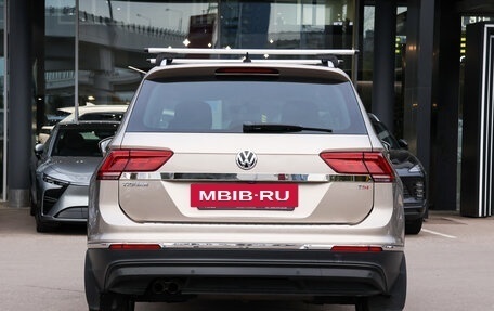 Volkswagen Tiguan II, 2017 год, 1 878 000 рублей, 6 фотография