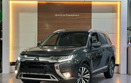 Mitsubishi Outlander III рестайлинг 3, 2020 год, 2 249 990 рублей, 1 фотография