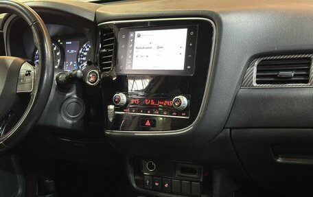 Mitsubishi Outlander III рестайлинг 3, 2020 год, 2 249 990 рублей, 12 фотография